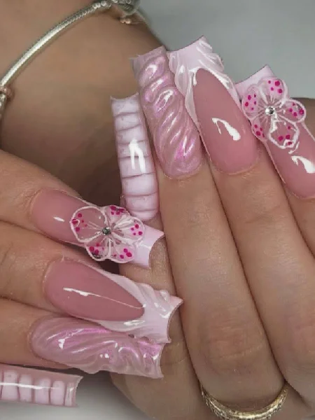 VIN NAIL BAR