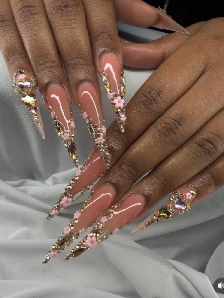 VIN NAIL BAR