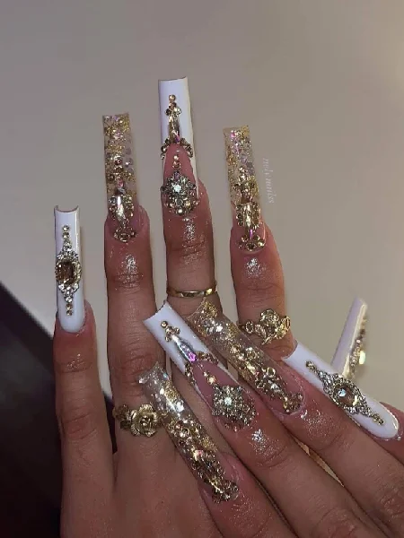VIN NAIL BAR