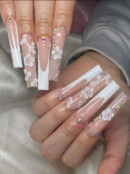 VIN NAIL BAR