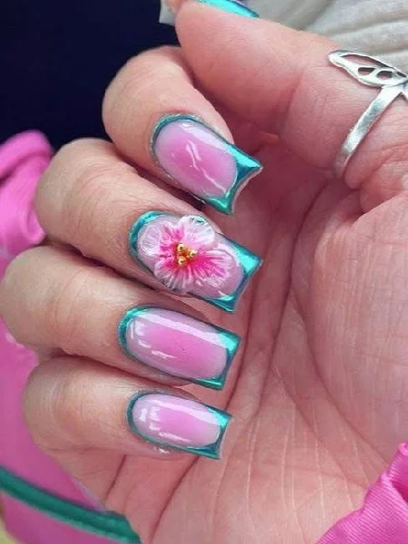VIN NAIL BAR