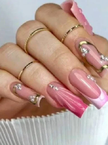 VIN NAIL BAR