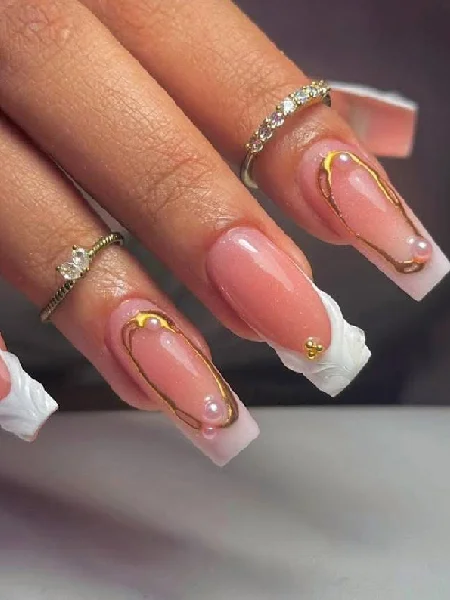 VIN NAIL BAR